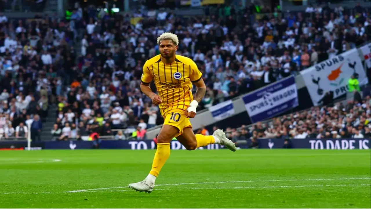 سجل برايتون هدفاً في الوقت بدل الضائع، مما أطال سلسلة مباريات توتنهام التي لم يحقق فيها أي فوز إلى 15 مباراة.